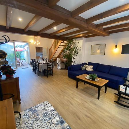 La Maison Des Vacances Chez Genevieve & Norbert 6 A 8 Personnes لي سابلِ دولونْ المظهر الخارجي الصورة